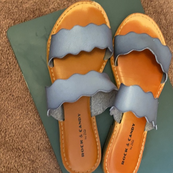 Sandals - Picture 2 of 3